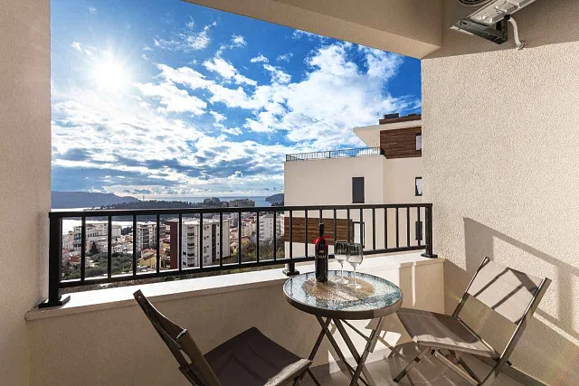 Furnished 1-Bedroom Apartment 42.5m² in Bečići – Sea View Balcony + Garage — photo 5